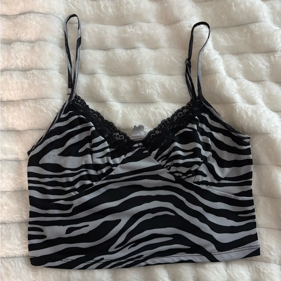 Tilly’s Zebra Top - Picture 1 of 3